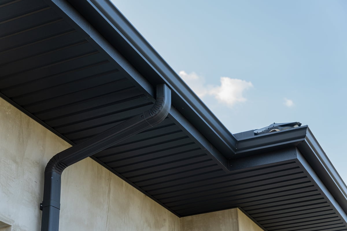 Home with seamless gutters