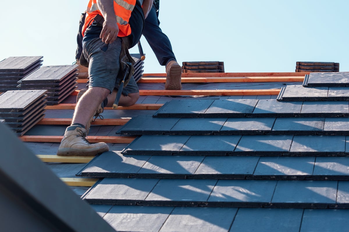 Roof tiles installation